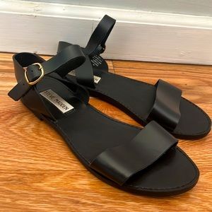 Steve Madden Women’s Dina Sandal | Black | Size 7.5